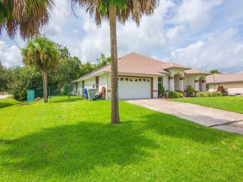 Active With Contract: $405,000 (4 beds, 2 baths, 2444 Square Feet)