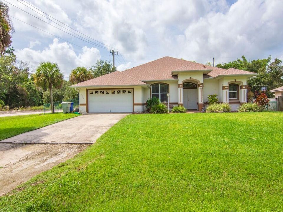 Active With Contract: $405,000 (4 beds, 2 baths, 2444 Square Feet)