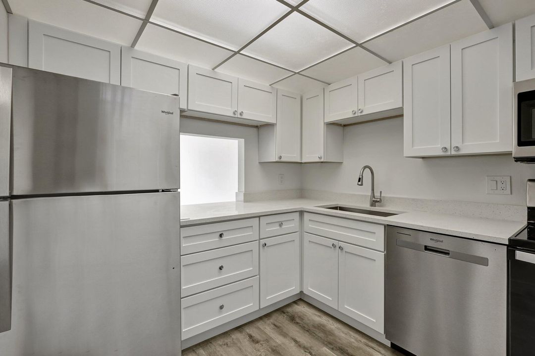 For Sale: $158,000 (2 beds, 2 baths, 925 Square Feet)