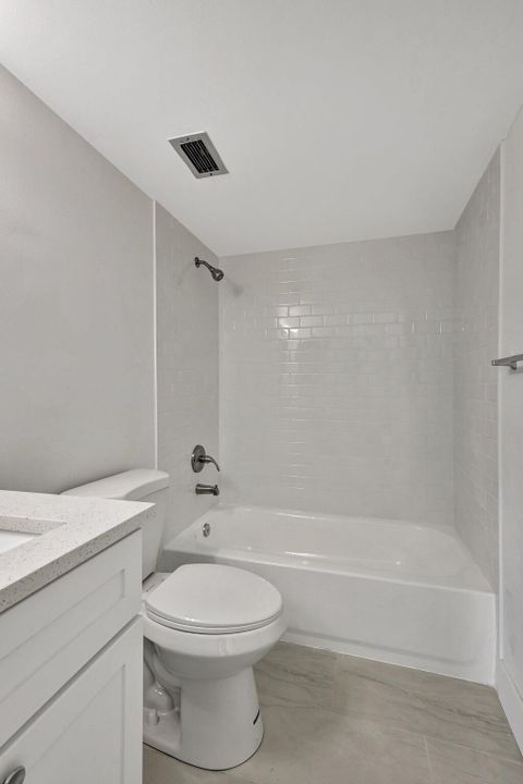 For Sale: $158,000 (2 beds, 2 baths, 925 Square Feet)