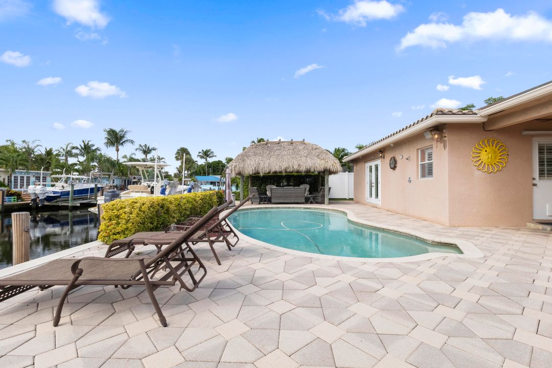 For Sale: $1,695,000 (3 beds, 3 baths, 2092 Square Feet)