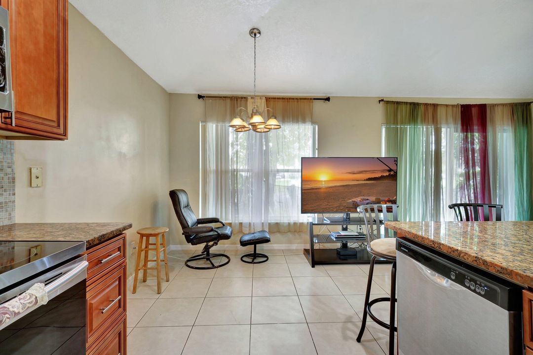 For Sale: $470,000 (3 beds, 2 baths, 1881 Square Feet)