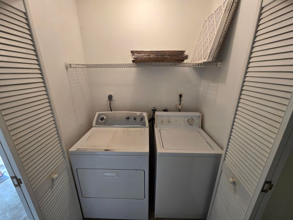 For Sale: $240,000 (2 beds, 2 baths, 1243 Square Feet)