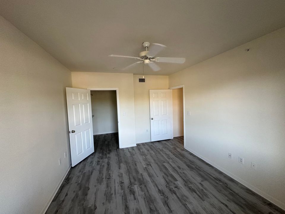 For Rent: $1,800 (1 beds, 1 baths, 843 Square Feet)