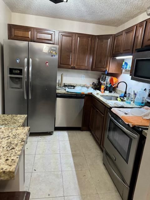 For Sale: $152,000 (2 beds, 2 baths, 827 Square Feet)