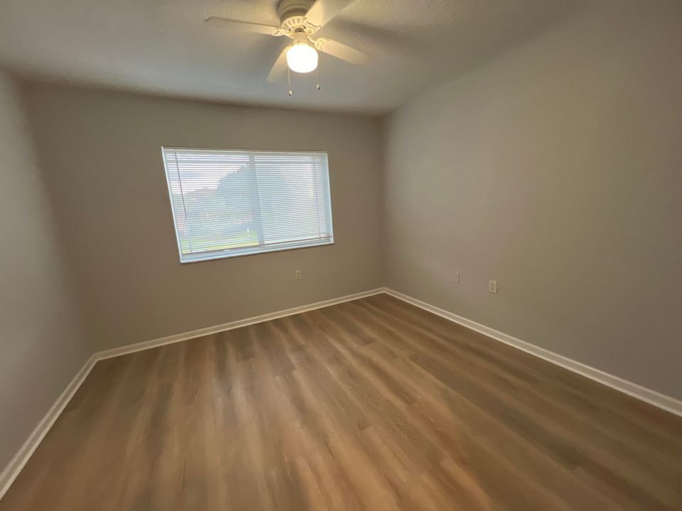 For Rent: $1,800 (2 beds, 2 baths, 1033 Square Feet)