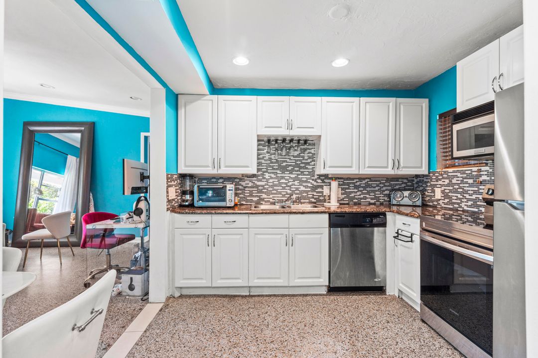 For Sale: $457,500 (3 beds, 2 baths, 1030 Square Feet)