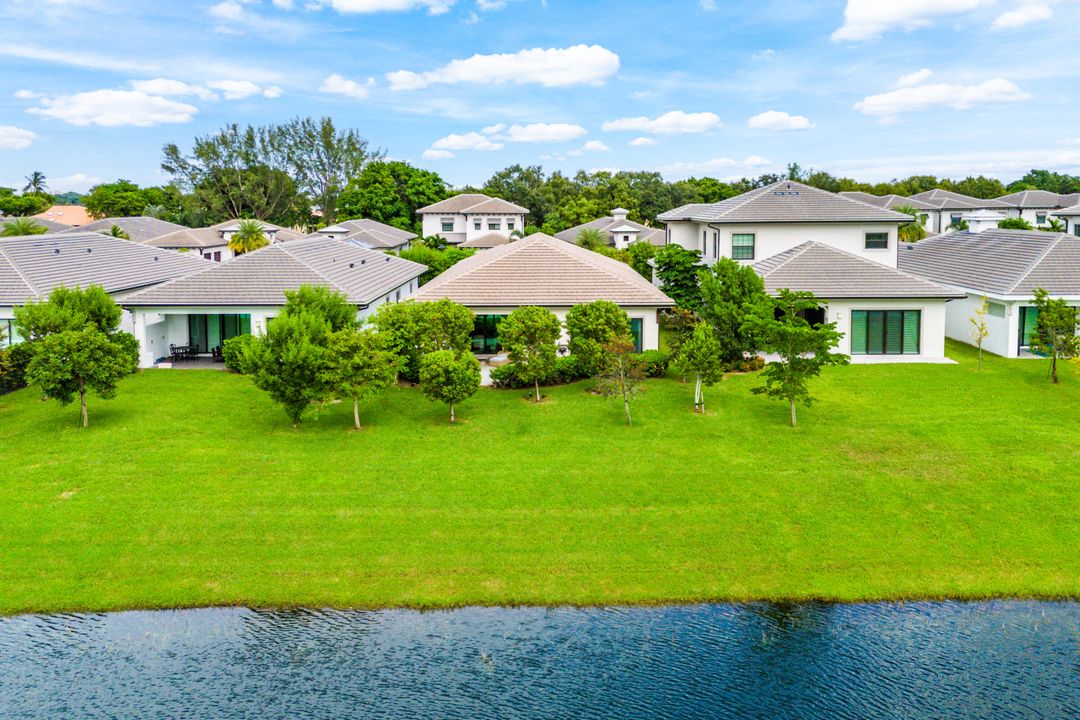 For Sale: $1,195,000 (3 beds, 2 baths, 2555 Square Feet)