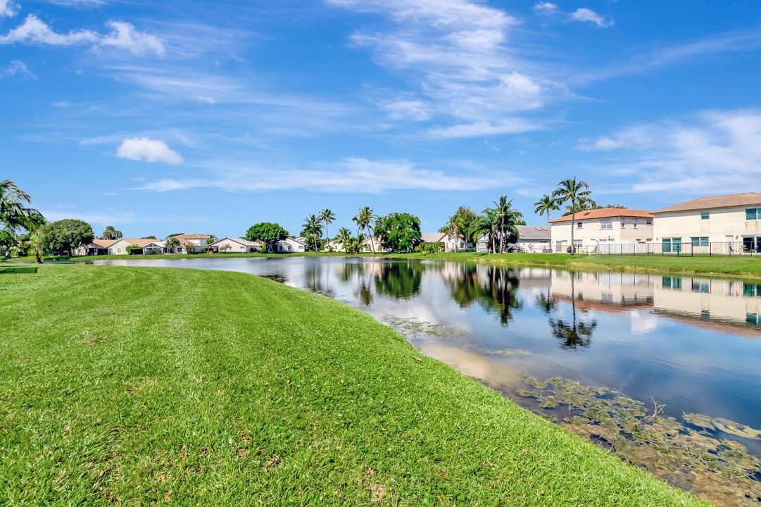 For Sale: $605,000 (3 beds, 2 baths, 1867 Square Feet)