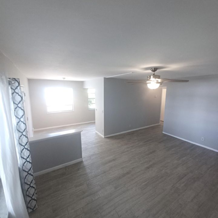 For Sale: $155,999 (2 beds, 2 baths, 907 Square Feet)