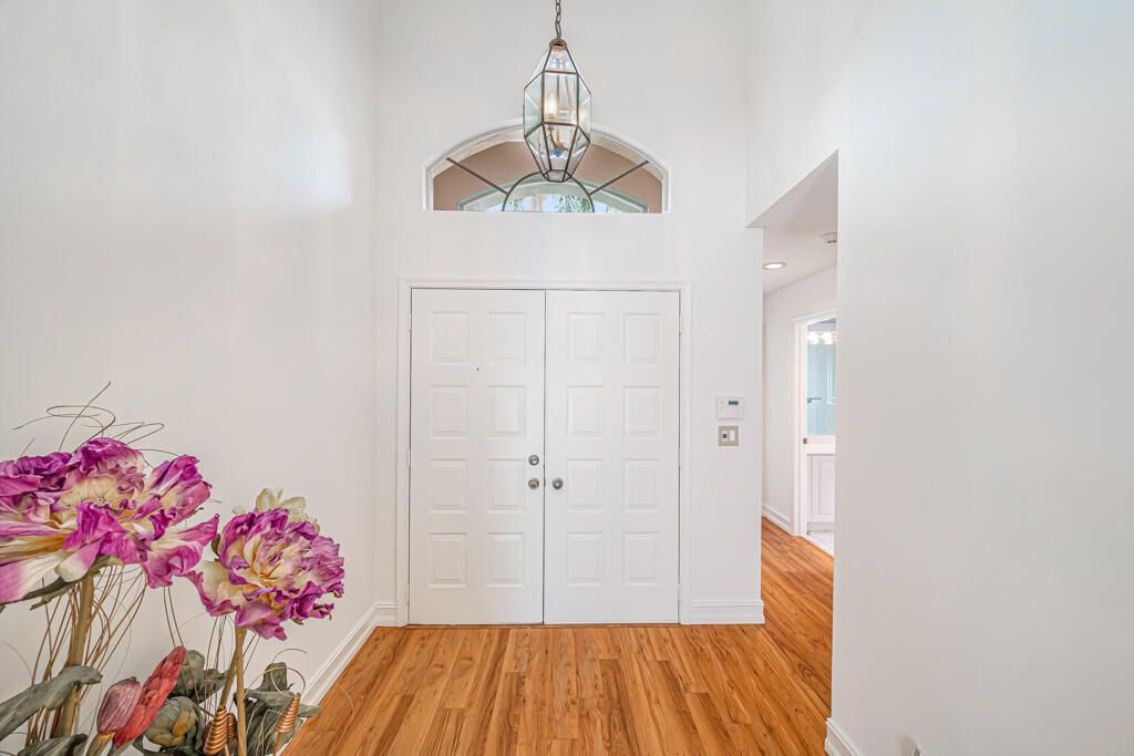 For Sale: $479,000 (3 beds, 2 baths, 2073 Square Feet)