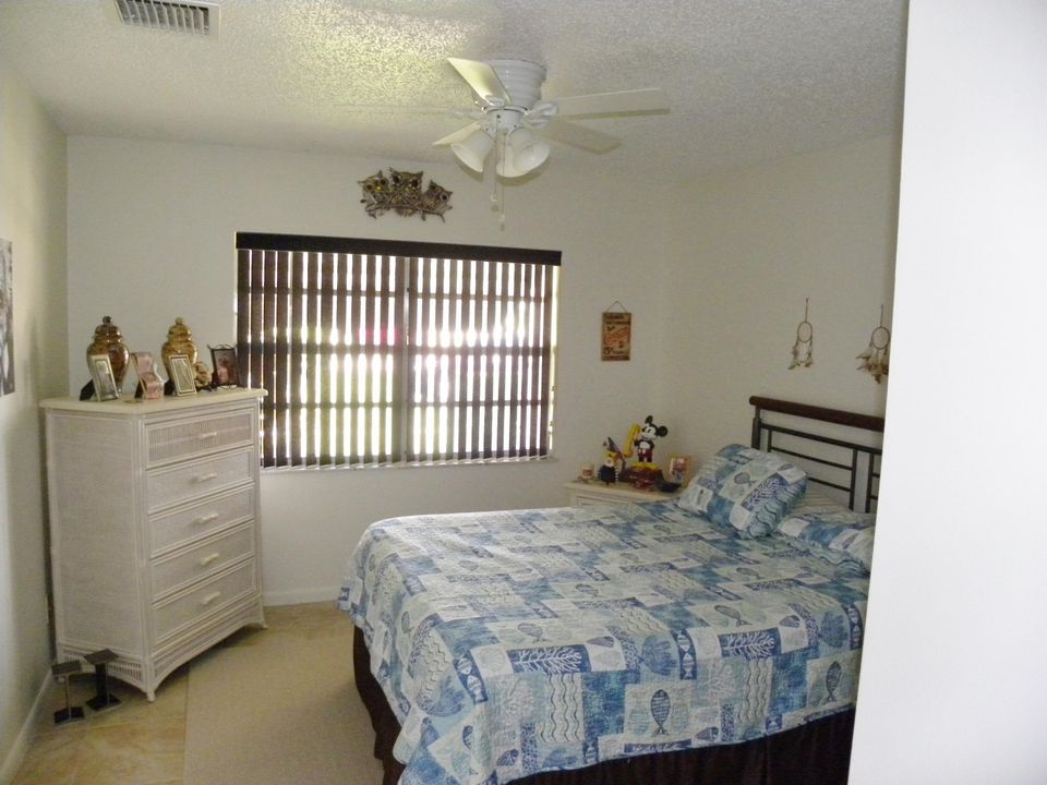 For Sale: $204,900 (2 beds, 2 baths, 1183 Square Feet)