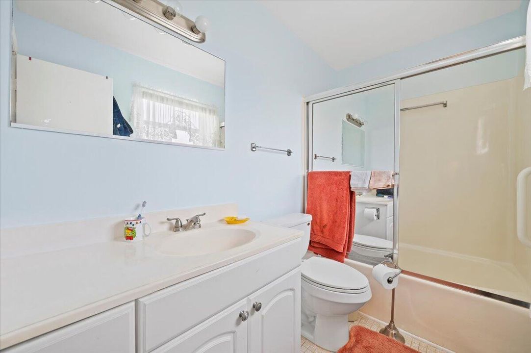 For Sale: $197,500 (2 beds, 2 baths, 1106 Square Feet)