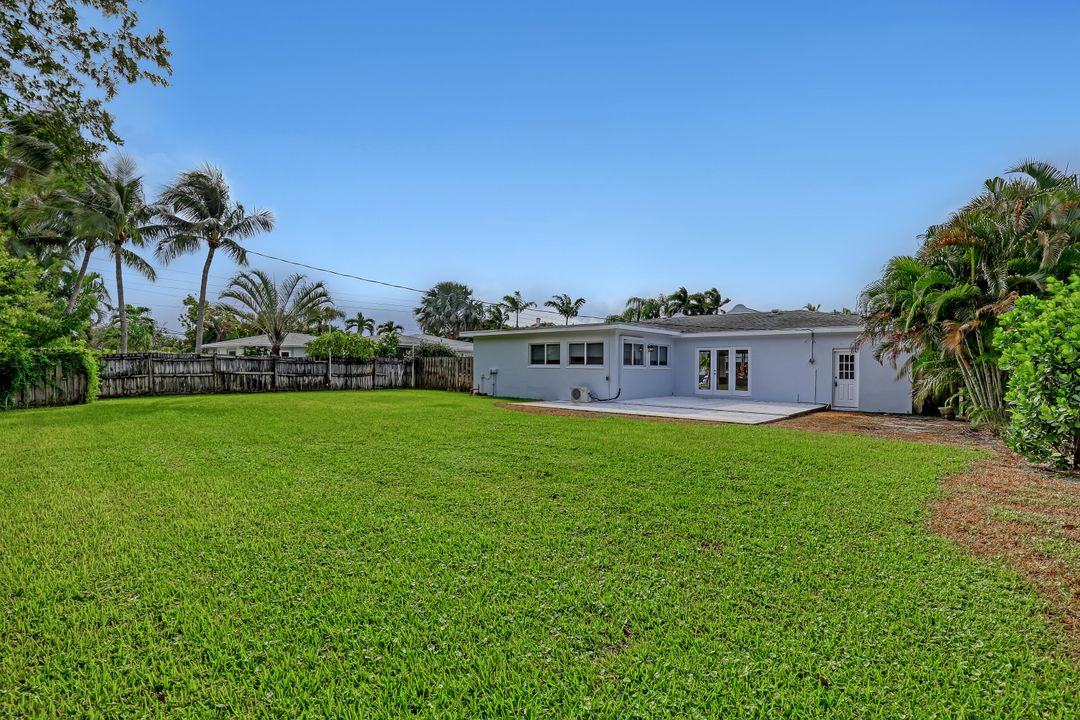 For Sale: $1,650,000 (3 beds, 2 baths, 1568 Square Feet)