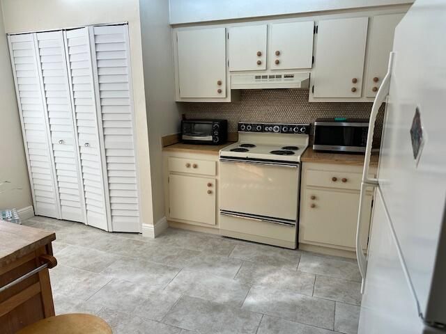 For Rent: $1,350 (1 beds, 10 baths, 1060 Square Feet)