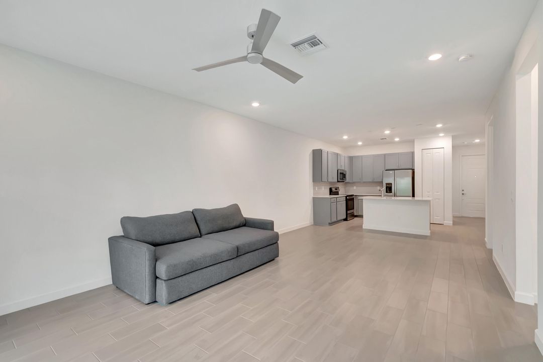 For Sale: $455,000 (2 beds, 2 baths, 1319 Square Feet)