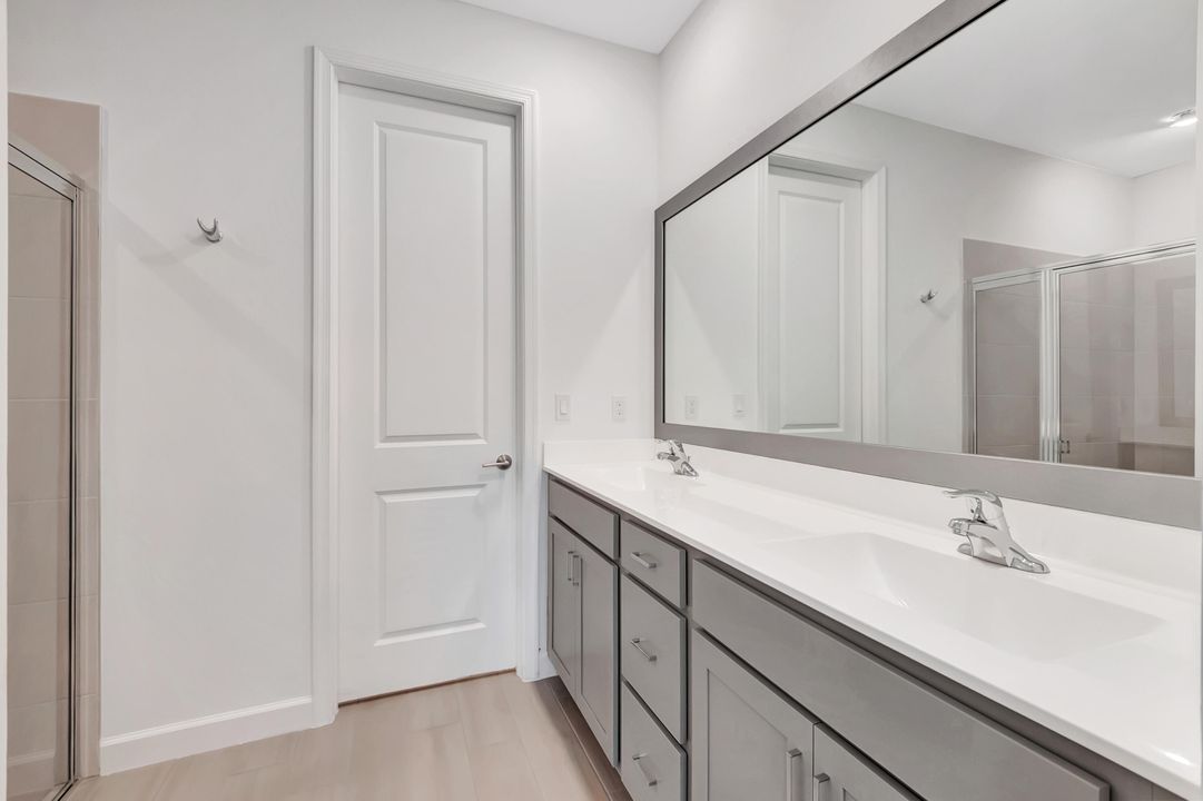 For Sale: $455,000 (2 beds, 2 baths, 1319 Square Feet)