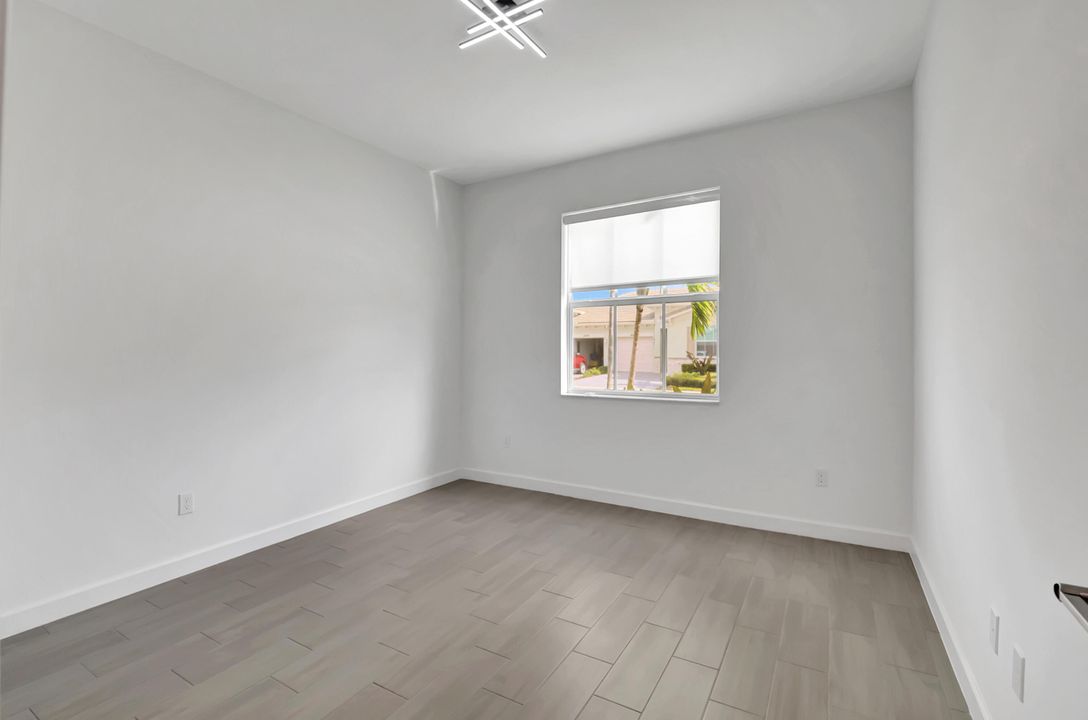 For Sale: $455,000 (2 beds, 2 baths, 1319 Square Feet)