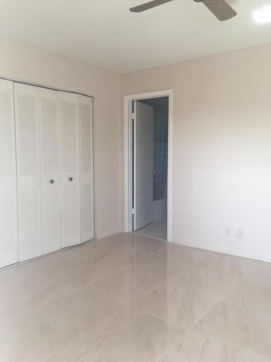 For Sale: $101,500 (1 beds, 1 baths, 760 Square Feet)