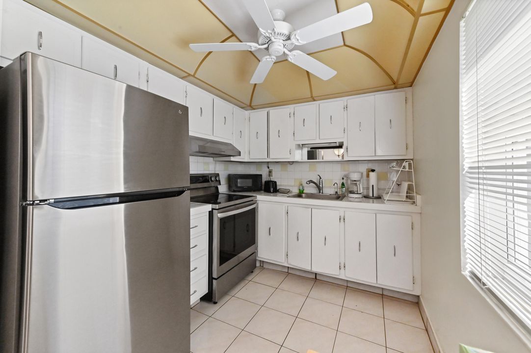 For Sale: $145,000 (2 beds, 2 baths, 902 Square Feet)