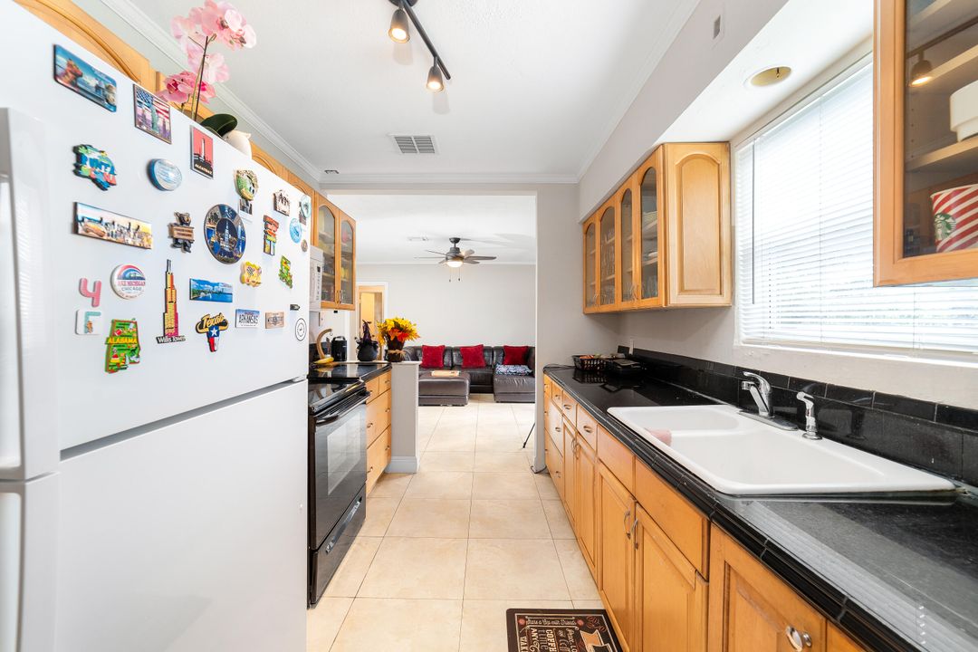 For Sale: $449,900 (3 beds, 2 baths, 1249 Square Feet)