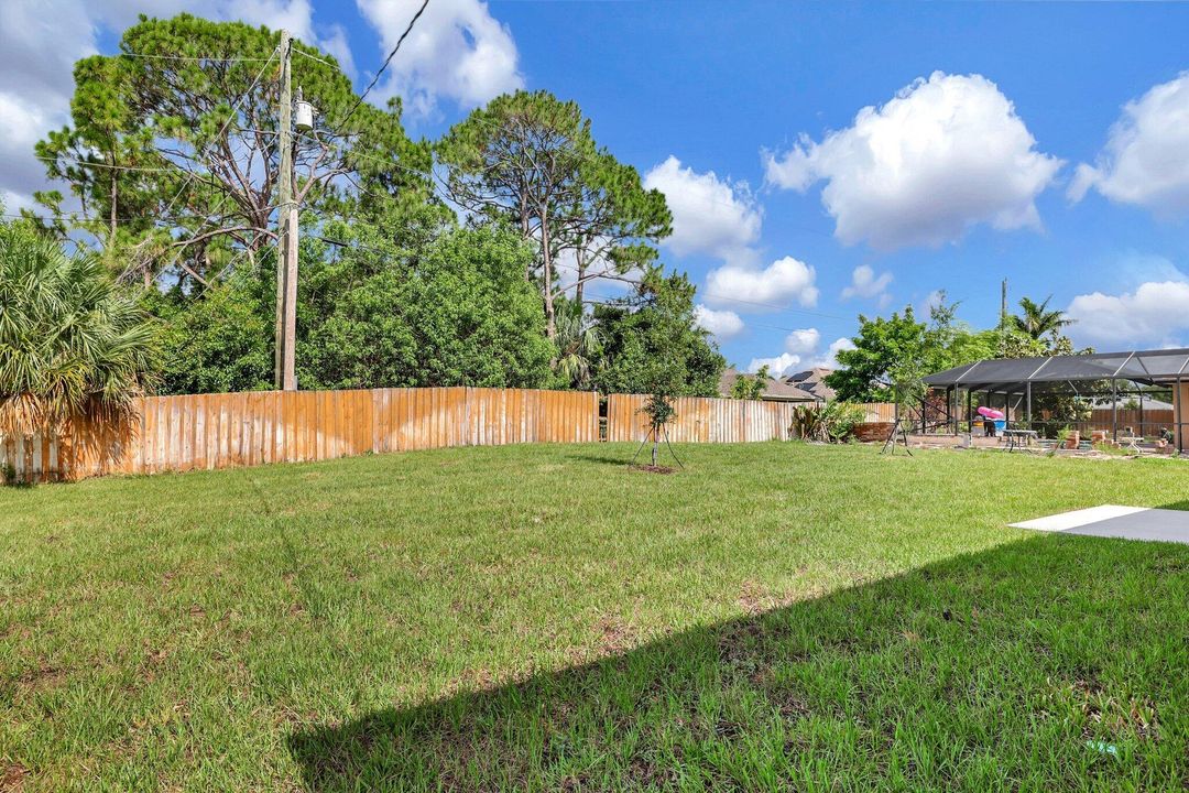 For Sale: $385,000 (3 beds, 2 baths, 1497 Square Feet)