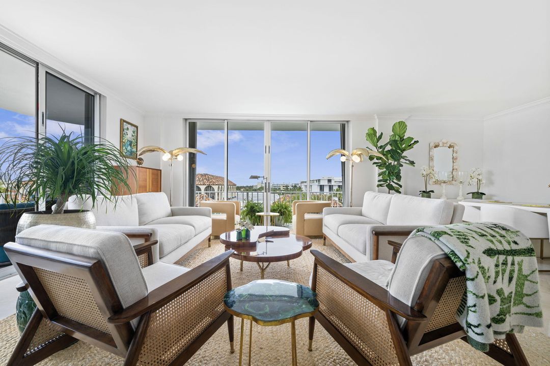 For Sale: $3,495,000 (2 beds, 2 baths, 1588 Square Feet)