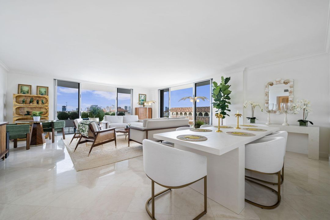 For Sale: $3,495,000 (2 beds, 2 baths, 1588 Square Feet)