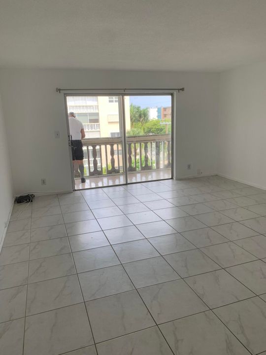 En Venta: $248,000 (2 camas, 2 baños, 1092 Pies cuadrados)