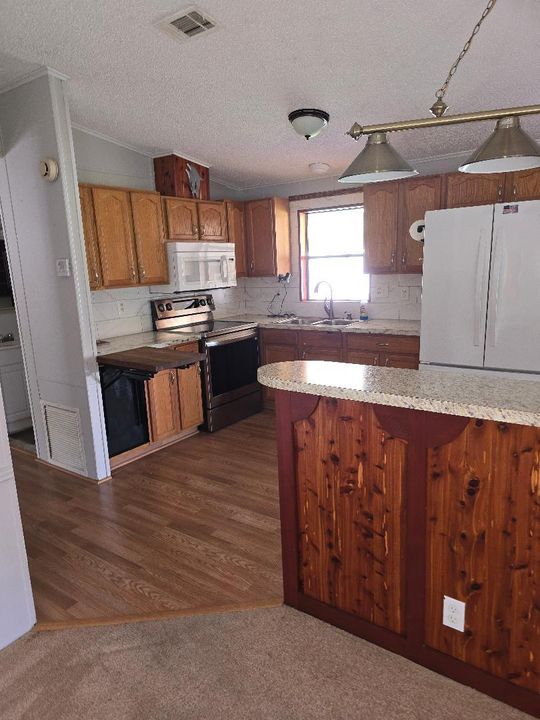 For Sale: $89,000 (2 beds, 2 baths, 960 Square Feet)