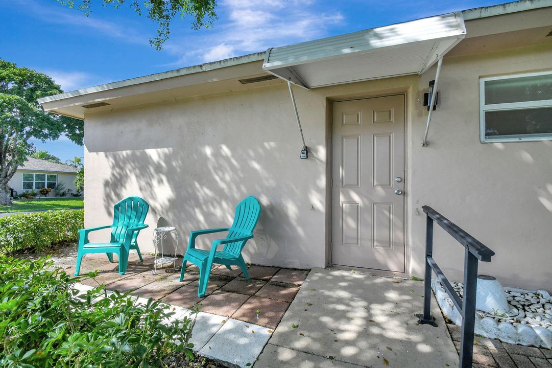 For Sale: $220,000 (2 beds, 2 baths, 1137 Square Feet)