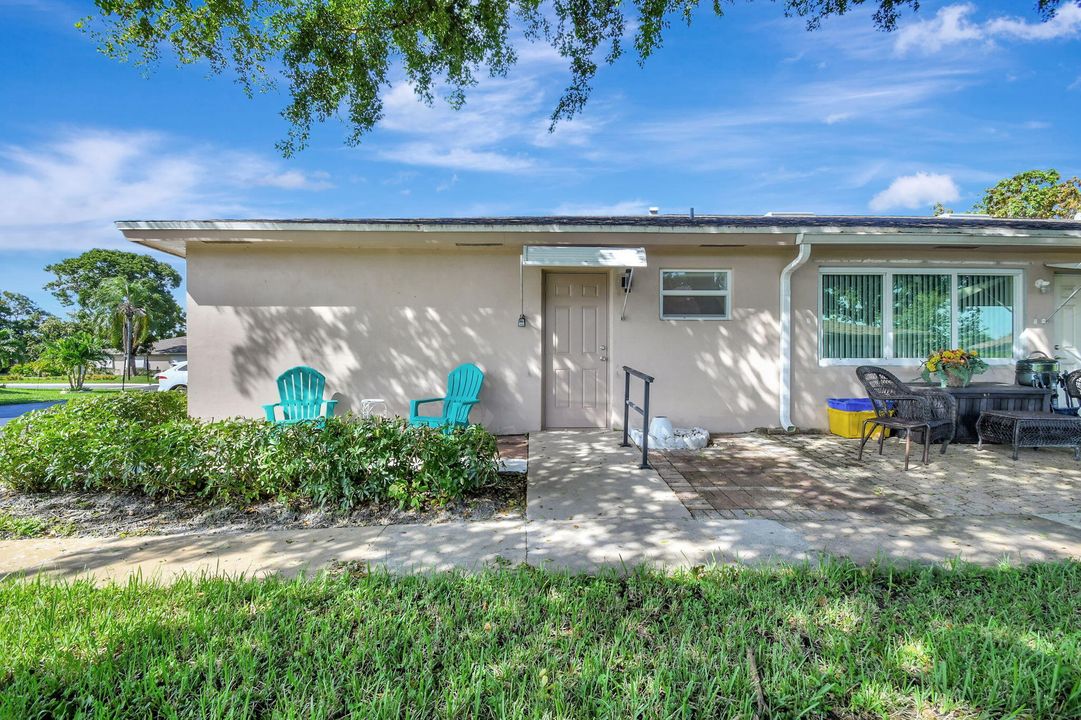 For Sale: $220,000 (2 beds, 2 baths, 1137 Square Feet)