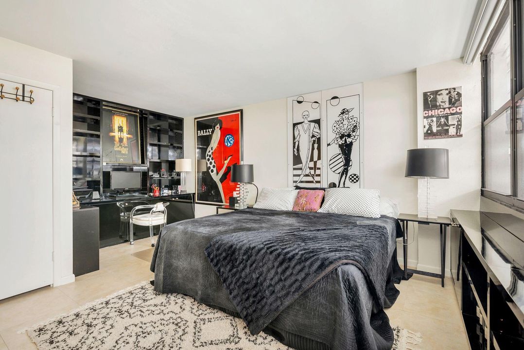 For Sale: $2,100,000 (2 beds, 2 baths, 1797 Square Feet)