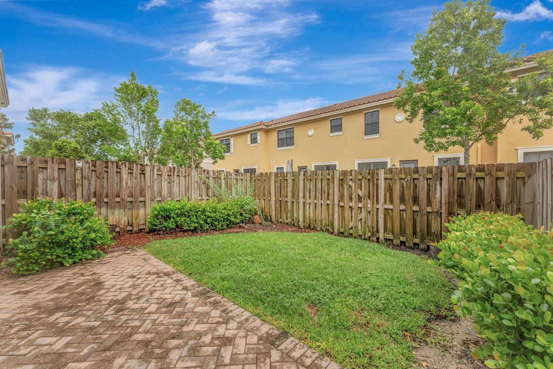 For Sale: $575,000 (3 beds, 2 baths, 1875 Square Feet)