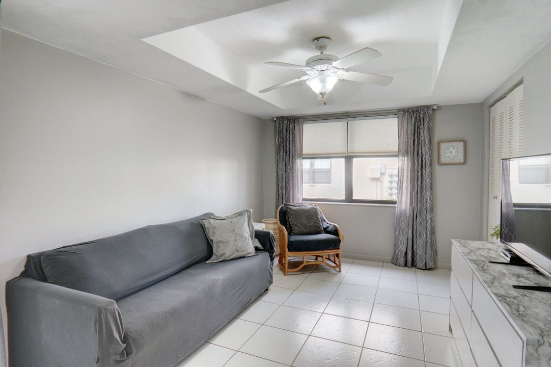 For Sale: $249,900 (3 beds, 2 baths, 1220 Square Feet)