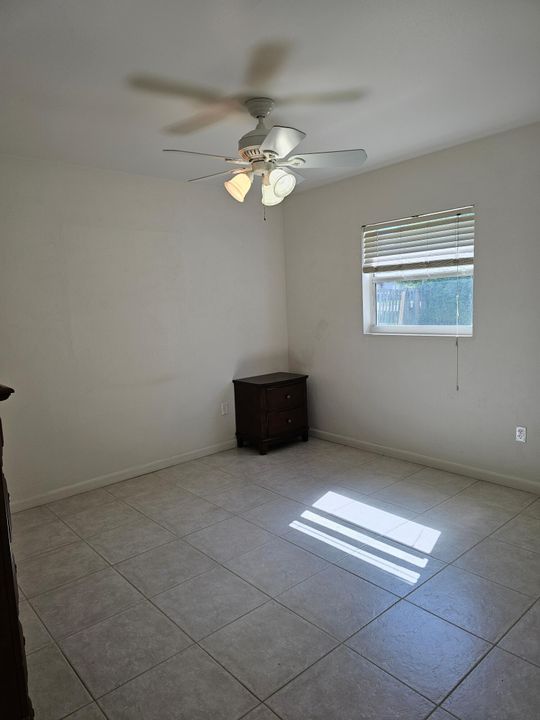 For Sale: $340,900 (3 beds, 1 baths, 1080 Square Feet)