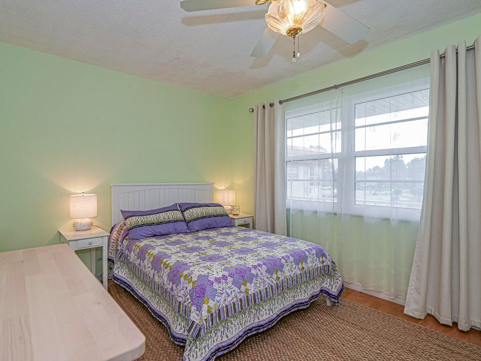 For Sale: $179,000 (2 beds, 2 baths, 1000 Square Feet)