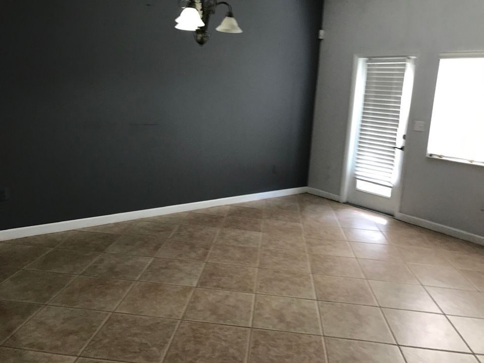 For Rent: $4,500 (3 beds, 2 baths, 2042 Square Feet)