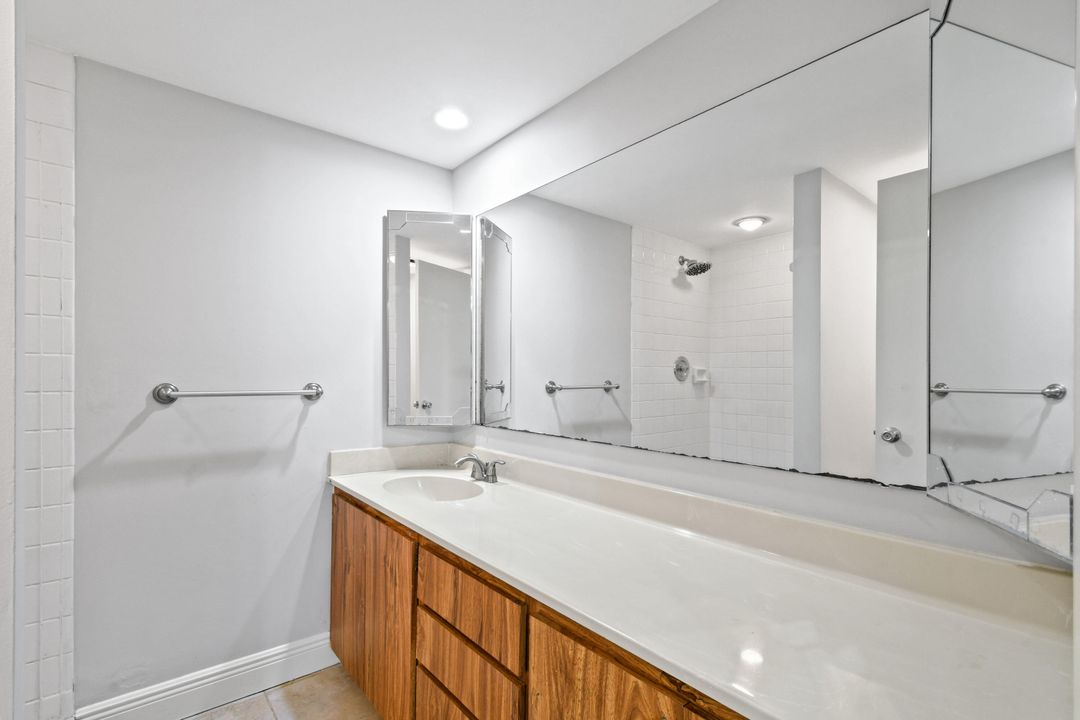 Active With Contract: $2,150 (2 beds, 2 baths, 1236 Square Feet)