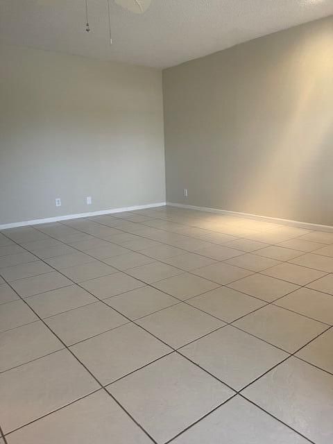 For Sale: $135,500 (2 beds, 1 baths, 651 Square Feet)