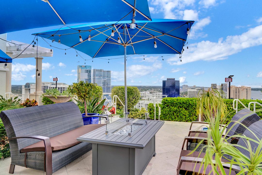 For Sale: $3,750,000 (2 beds, 2 baths, 2211 Square Feet)