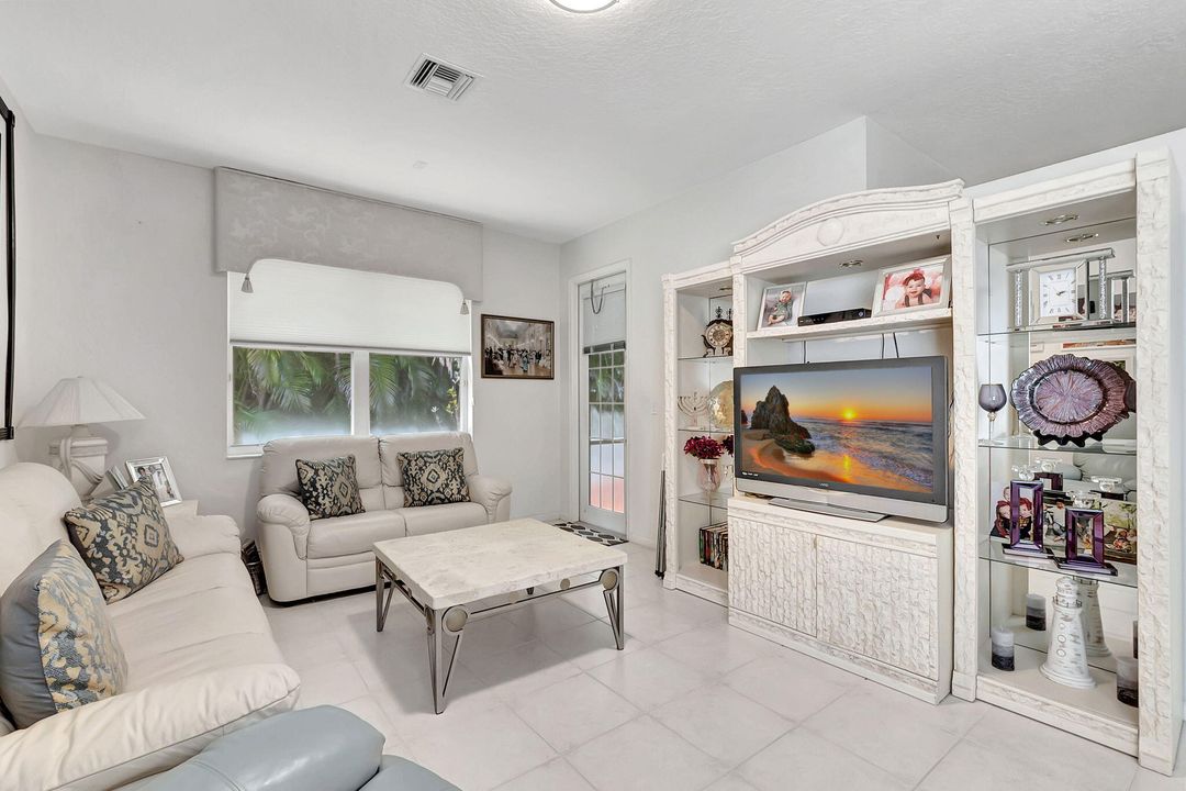 For Sale: $559,000 (3 beds, 2 baths, 1882 Square Feet)