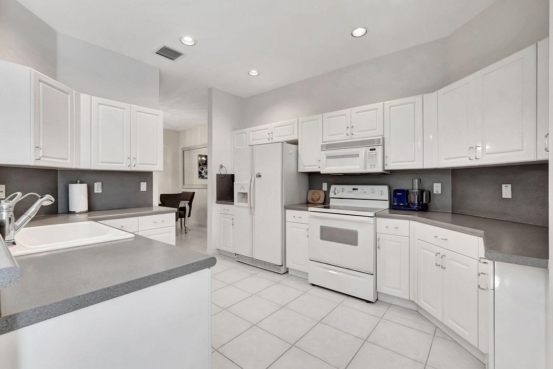 For Sale: $559,000 (3 beds, 2 baths, 1882 Square Feet)