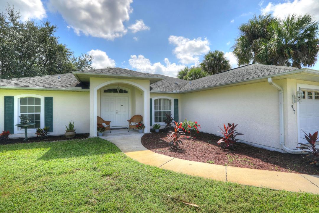 For Sale: $339,900 (3 beds, 2 baths, 1727 Square Feet)