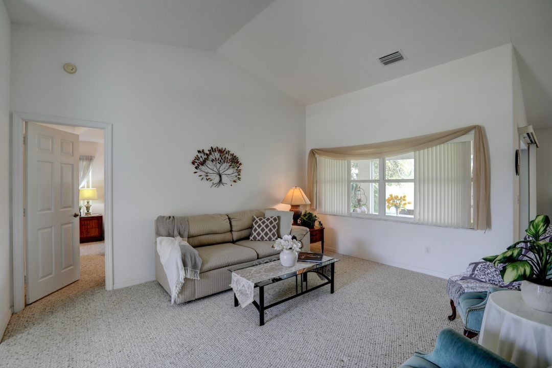 For Sale: $339,900 (3 beds, 2 baths, 1727 Square Feet)