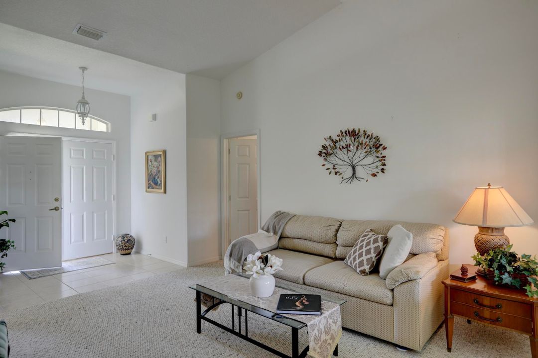 For Sale: $339,900 (3 beds, 2 baths, 1727 Square Feet)