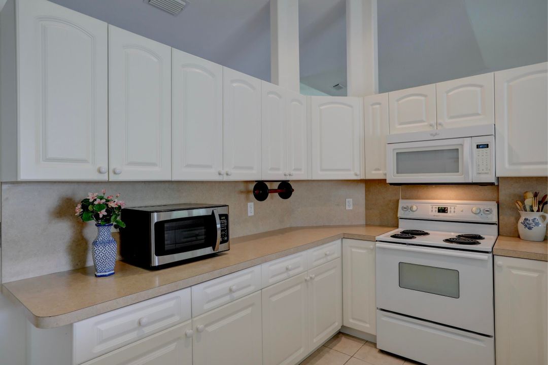 For Sale: $339,900 (3 beds, 2 baths, 1727 Square Feet)