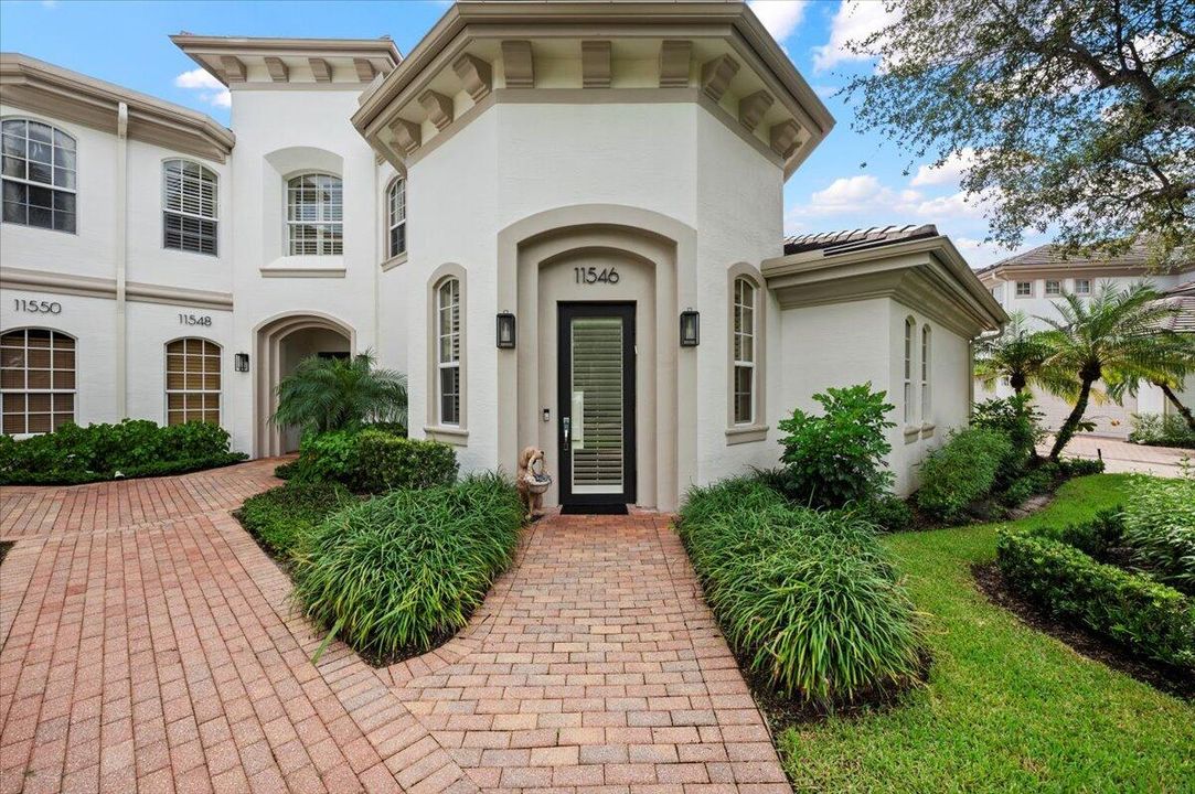 For Sale: $2,299,000 (3 beds, 2 baths, 2842 Square Feet)