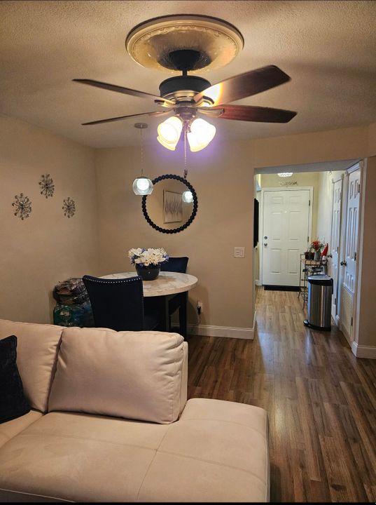 For Sale: $170,000 (2 beds, 2 baths, 744 Square Feet)