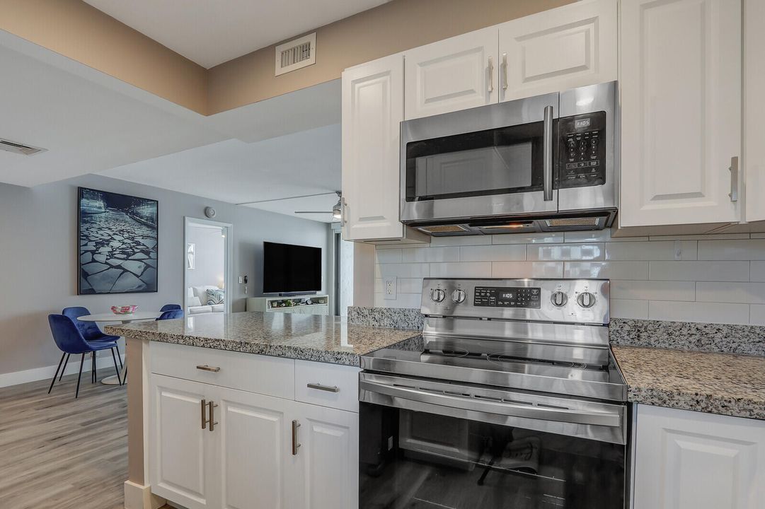 For Sale: $279,000 (2 beds, 2 baths, 1143 Square Feet)